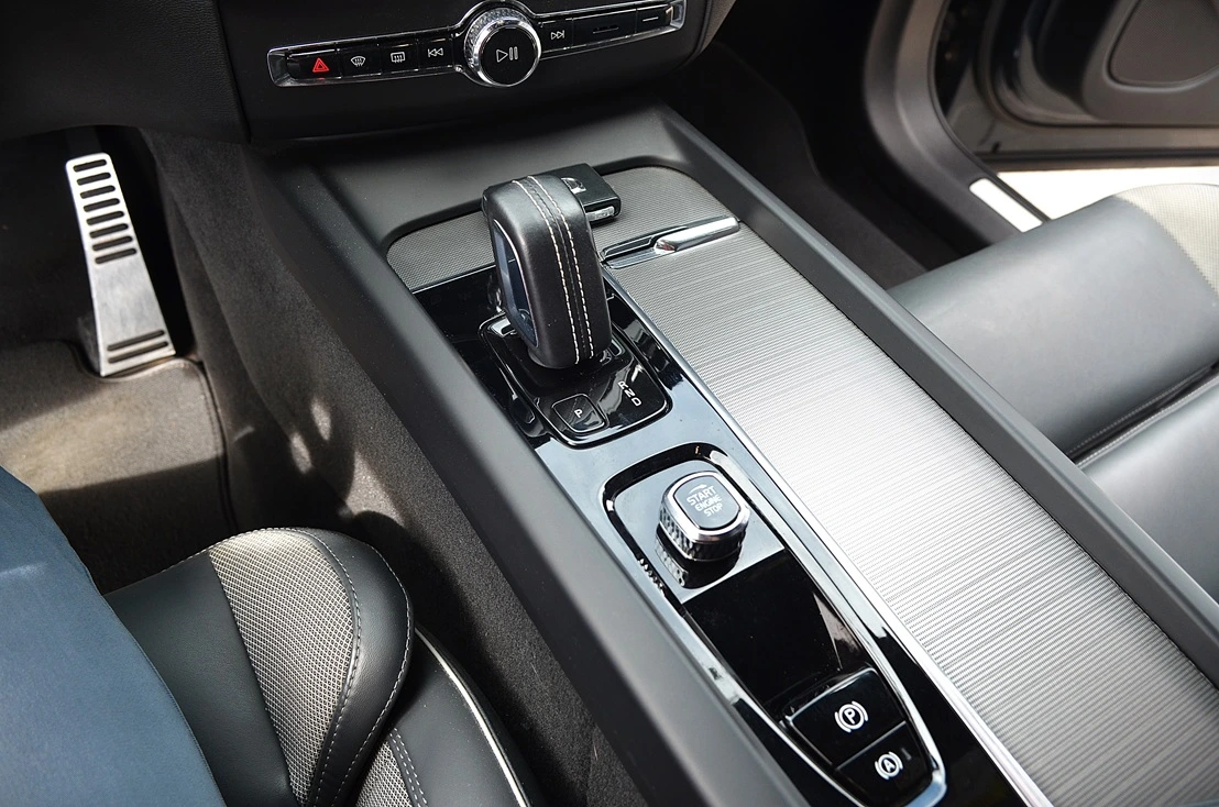 Volvo XC60  2.0 B4 D AWD R-Design Autom, miniatura 8
